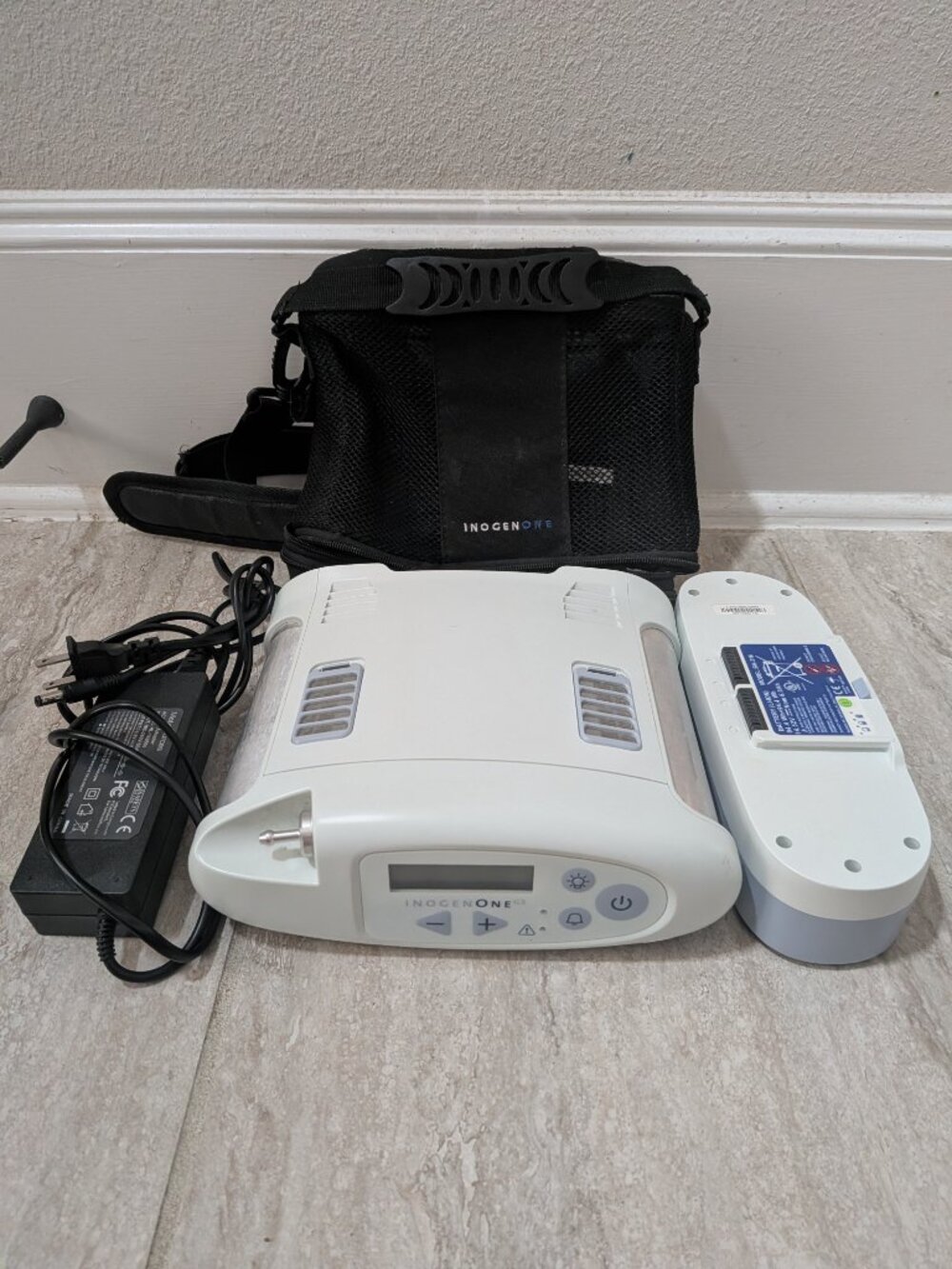 Inogen one G3 concentrator with Double Battery BA-316 Carry Bag Power Adapter